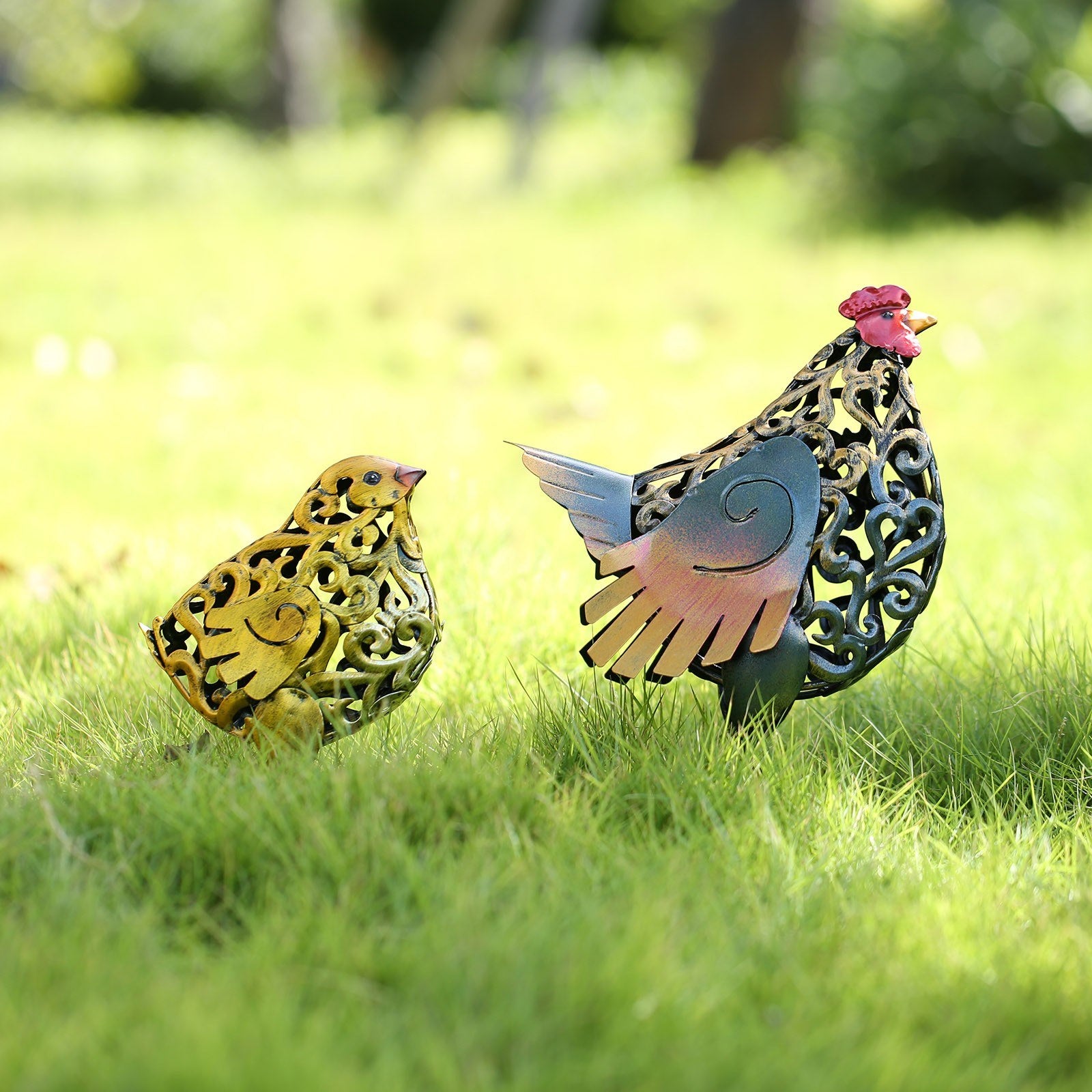 Our metal rooster sculpture is perfect for your garden or yard decor