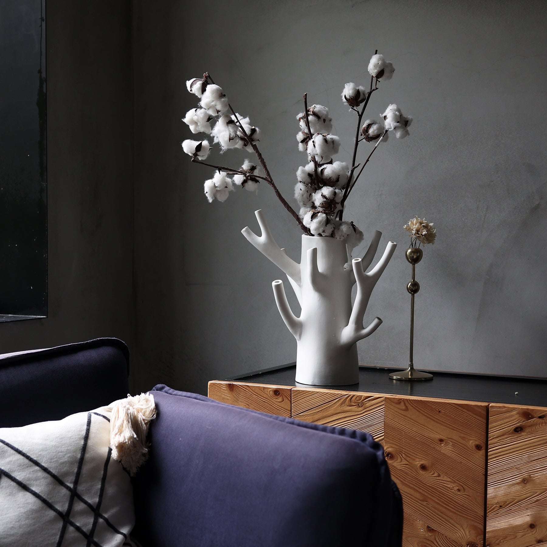 Ceramic vase welcomes unique flower arrangements like as florist