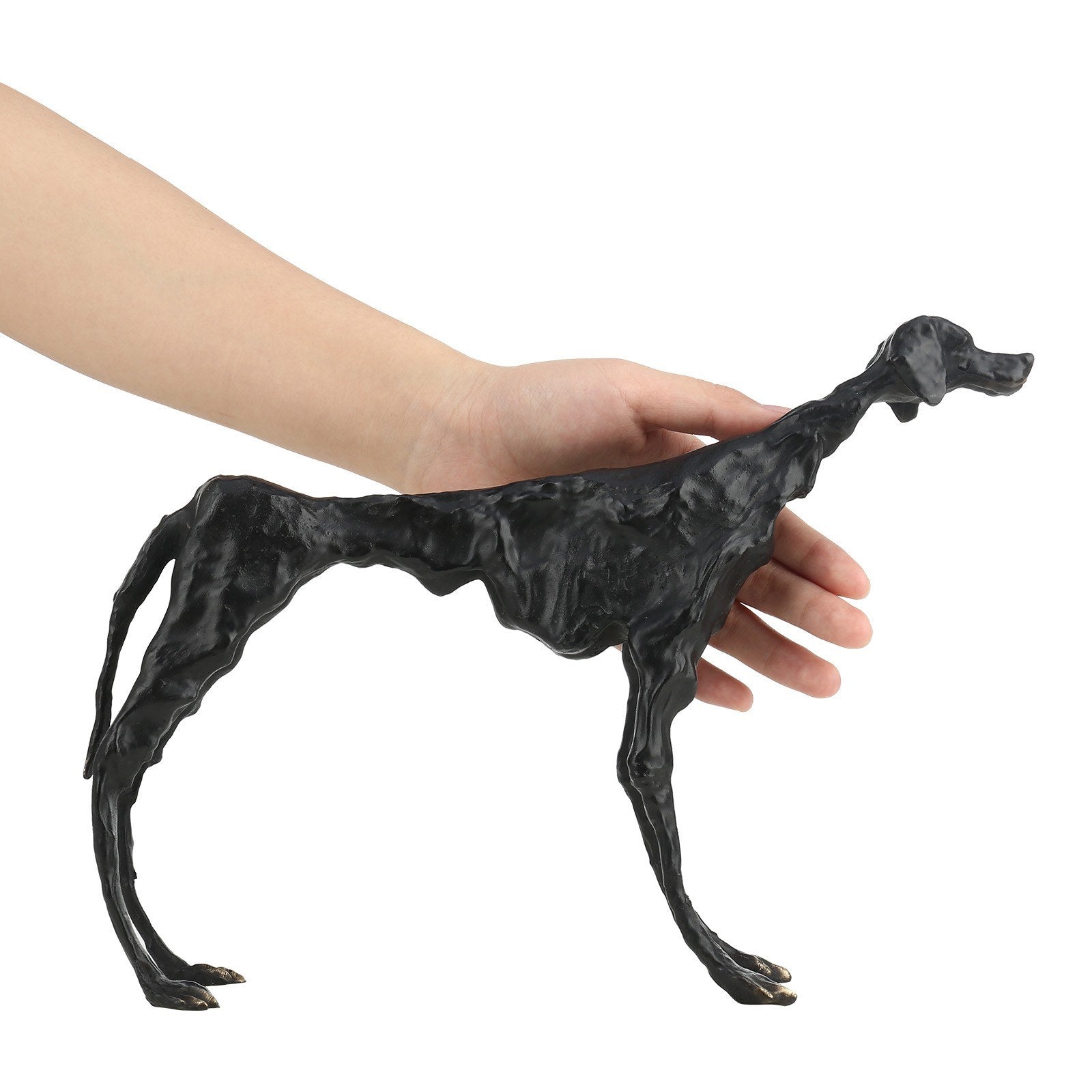 Dog sculpture by Alberto Giacometti: a shocking balance and tranquility