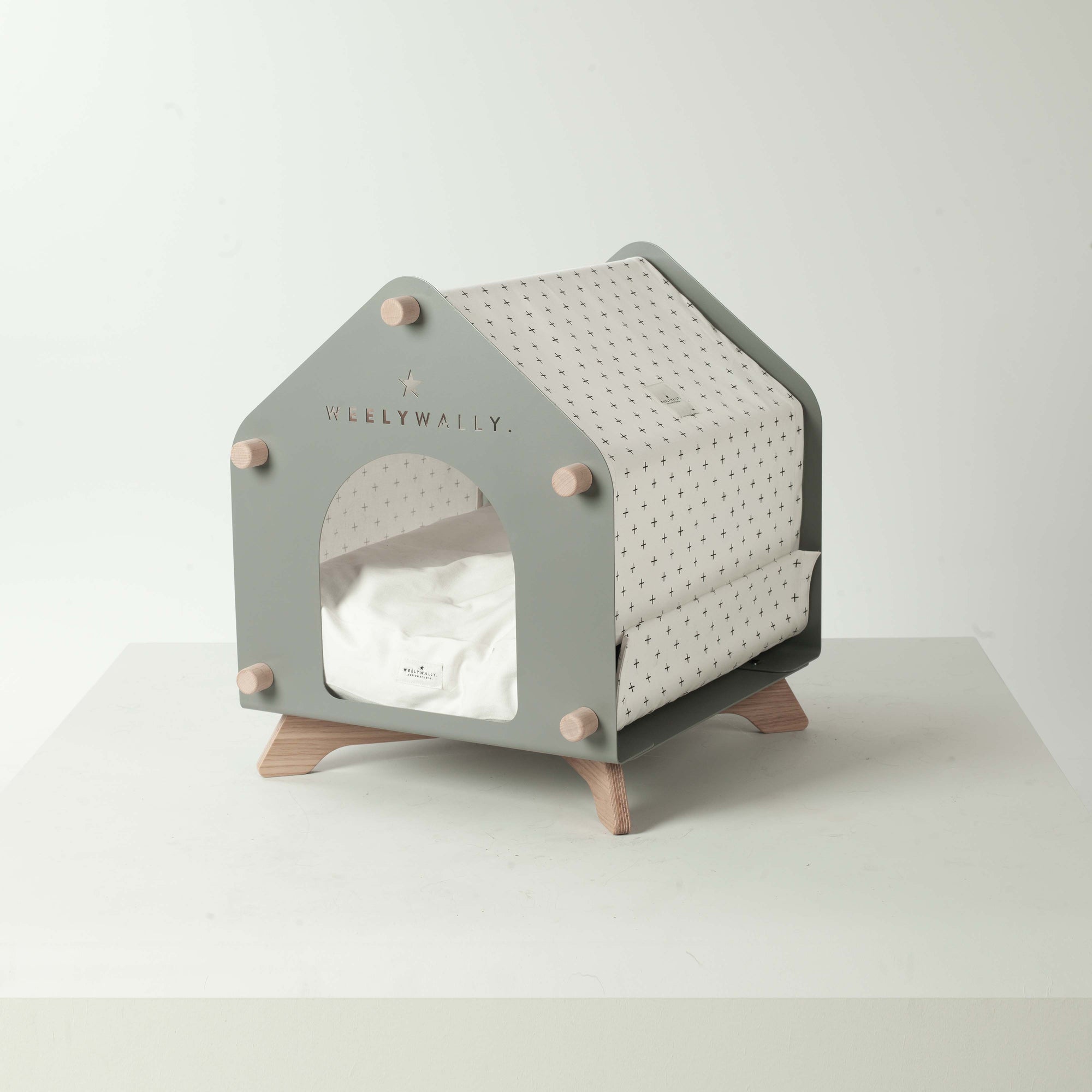 Indoor Cat house and bed, hello to design comforts with Volendam