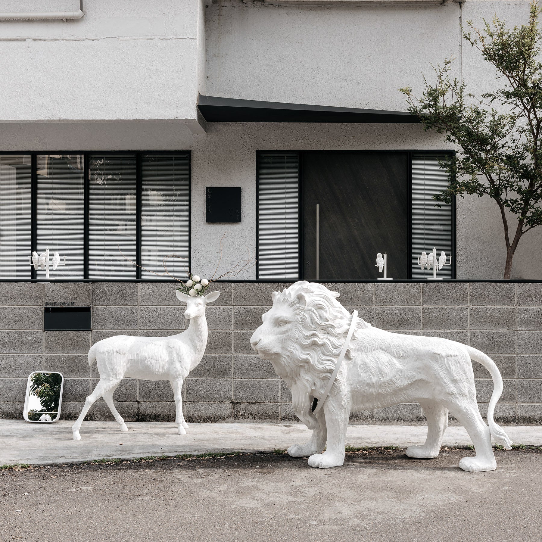 Lion Lamp with Home Decor Statue