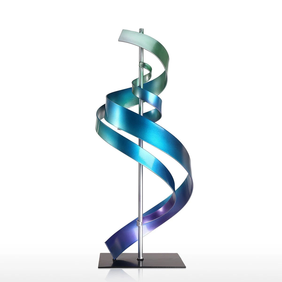 These metal sculptures are a new reflection of space and thought