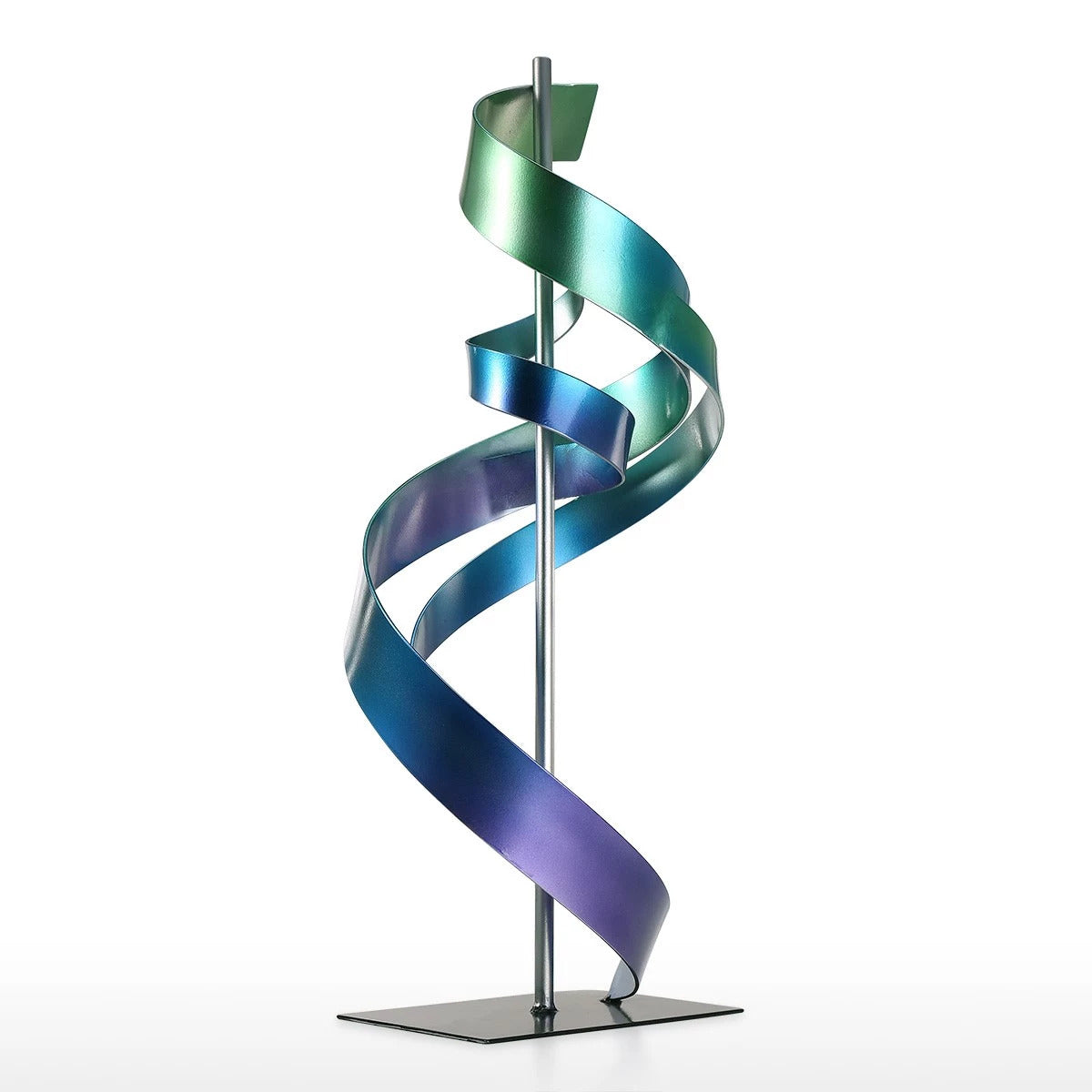 These metal sculptures are a new reflection of space and thought