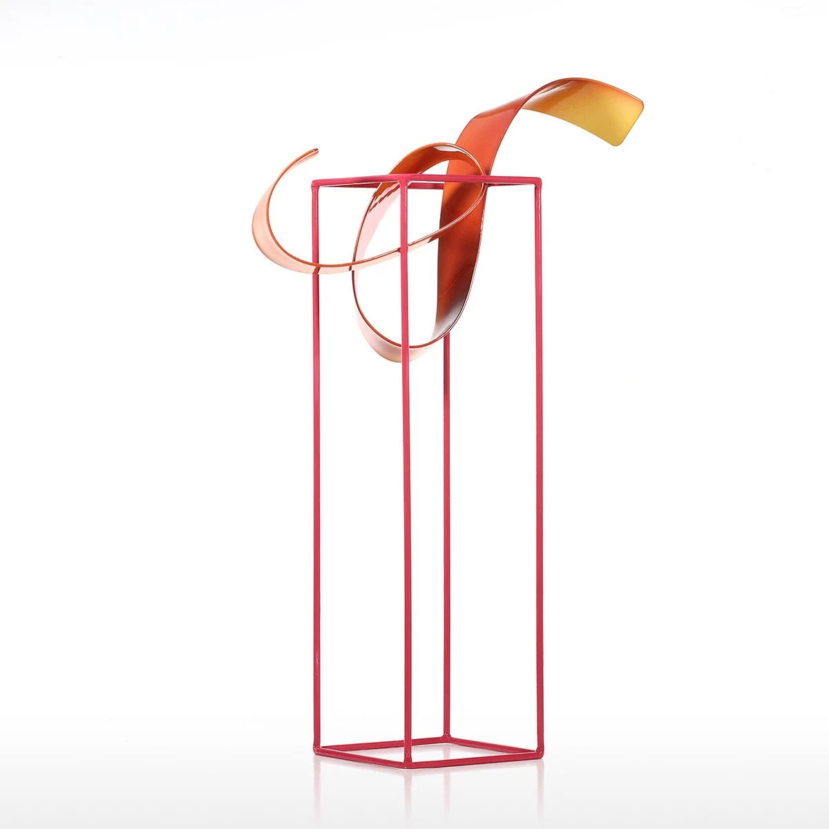 These metal sculptures are a new reflection of space and thought