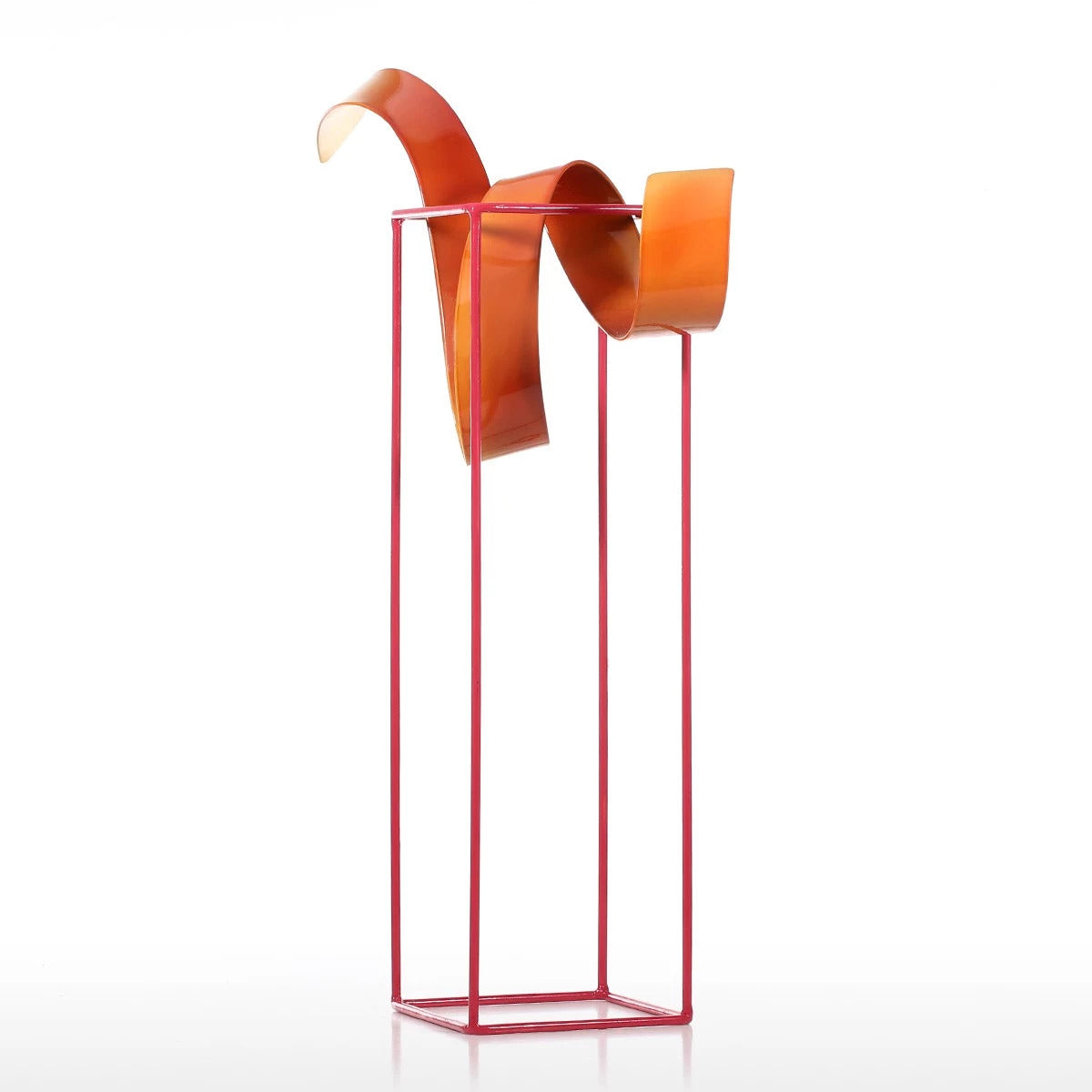 These metal sculptures are a new reflection of space and thought