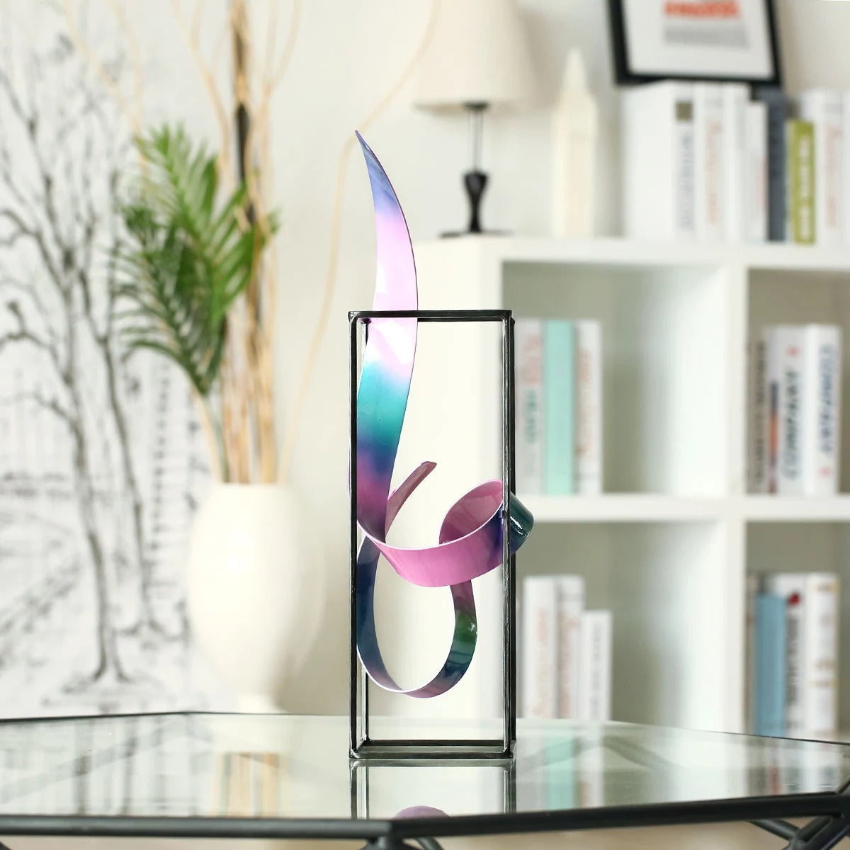 These metal sculptures are a new reflection of space and thought