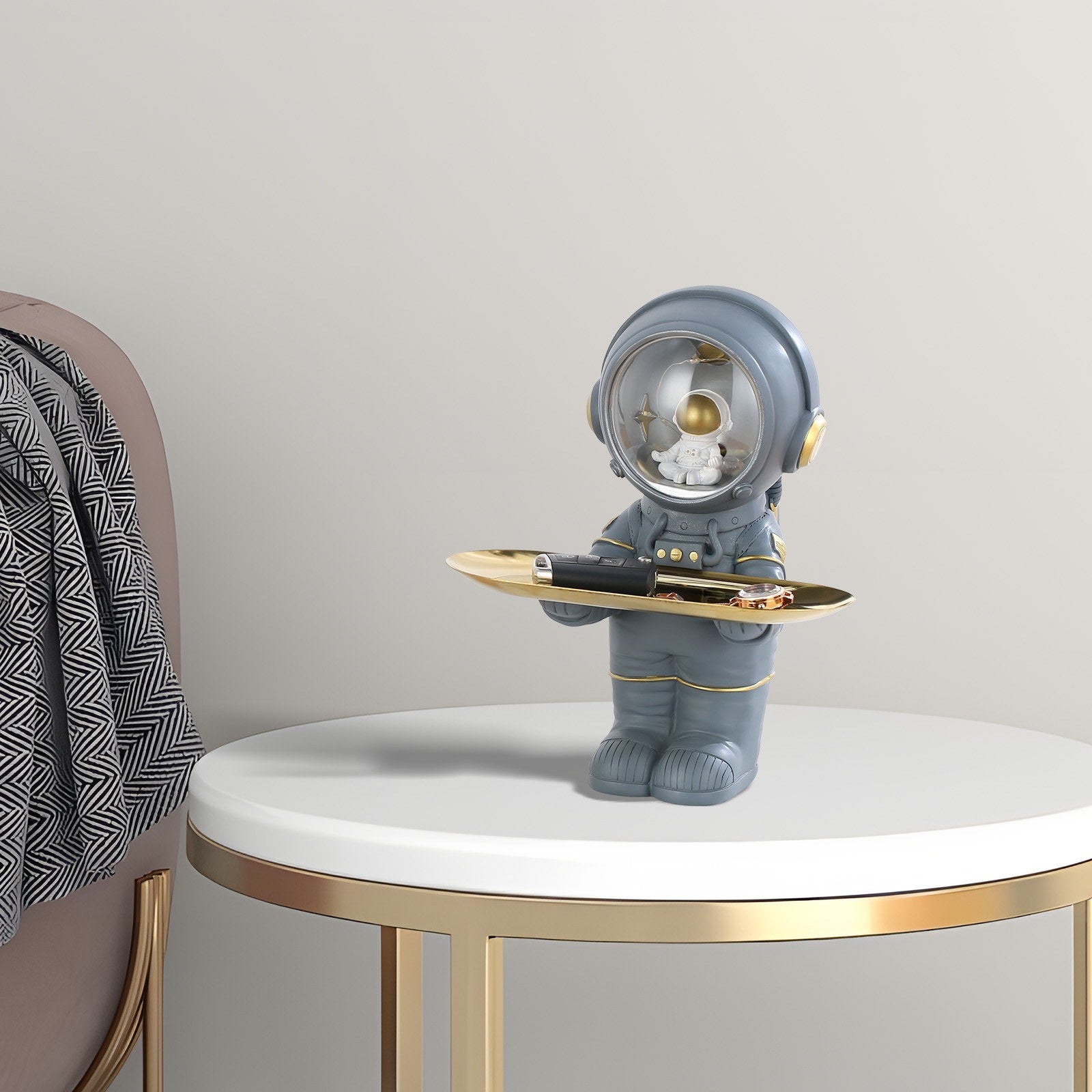 Need a gift for someone who's passionate about astronomy, that's it Astronaut figurine