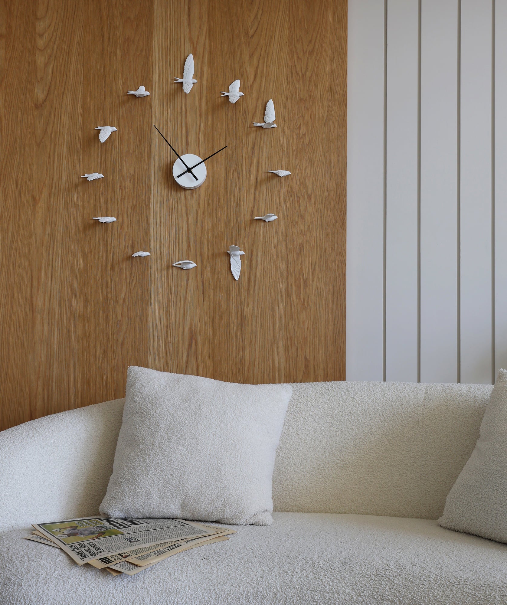 Swallow Clock: Time waits for no one, flying like a bird