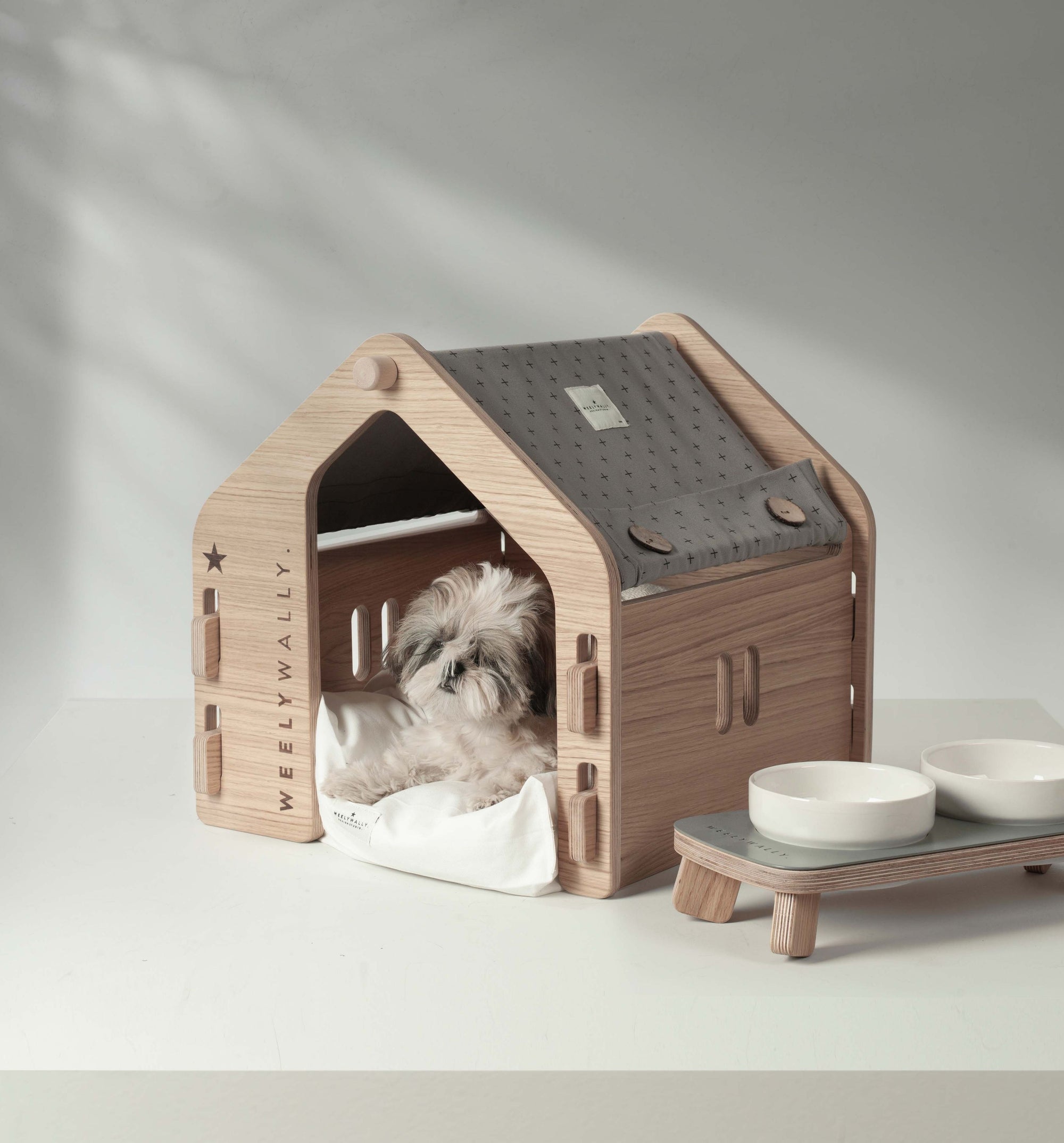 Wien, care your favorite furry friends with indoor dog & cat house bed!