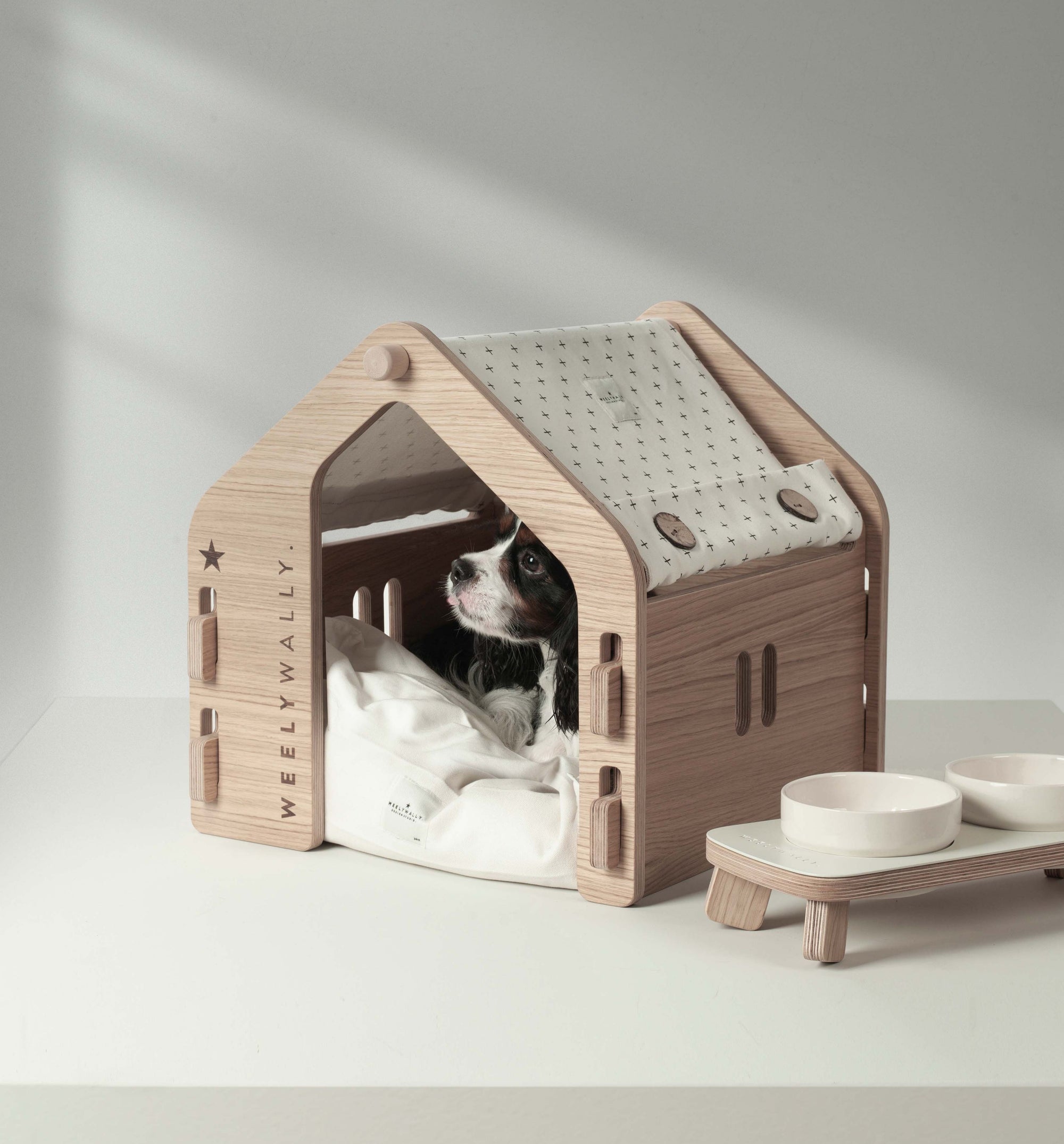 Wien, care your favorite furry friends with indoor dog & cat house bed!