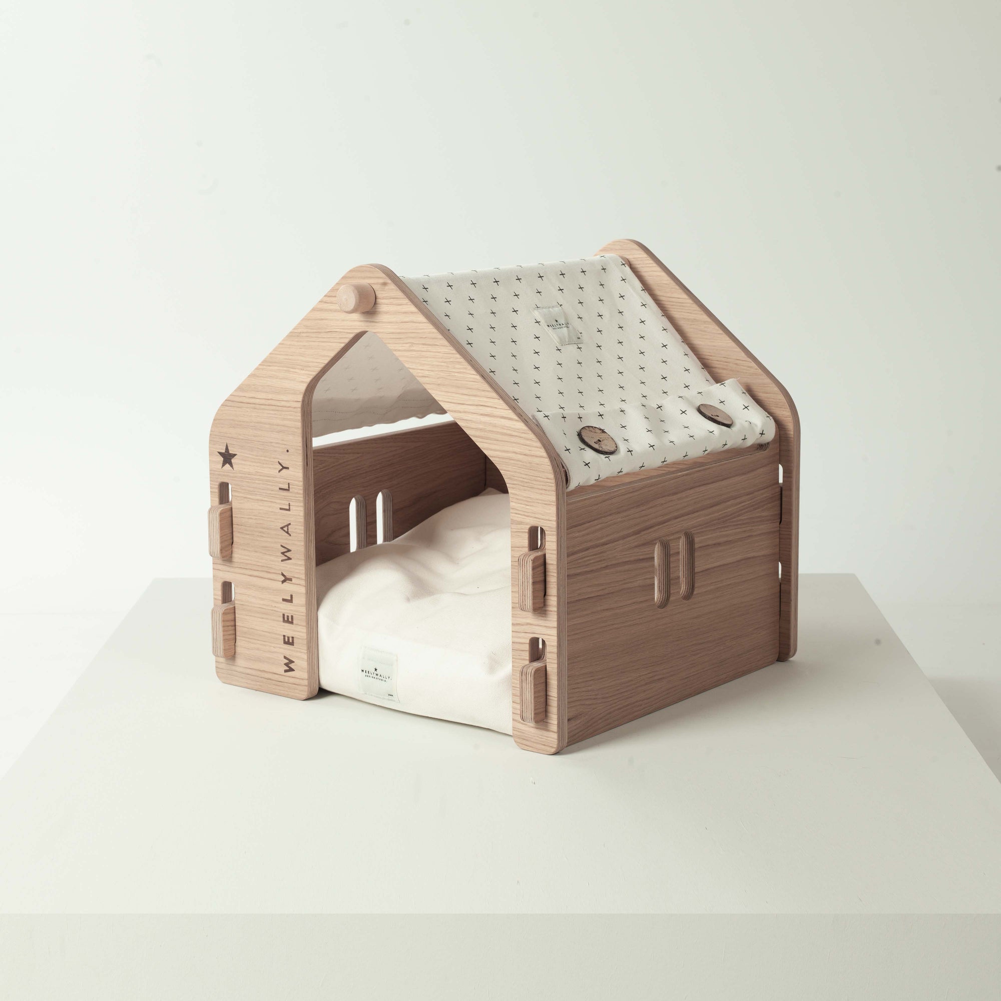 Indoor Dog or Cat house bed - a little piece of paradise in your home!