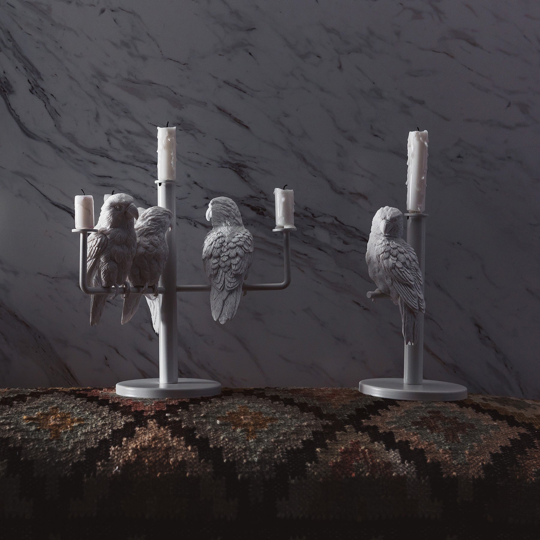 Four parrot candleholder is ready to fly for ambiance and mood