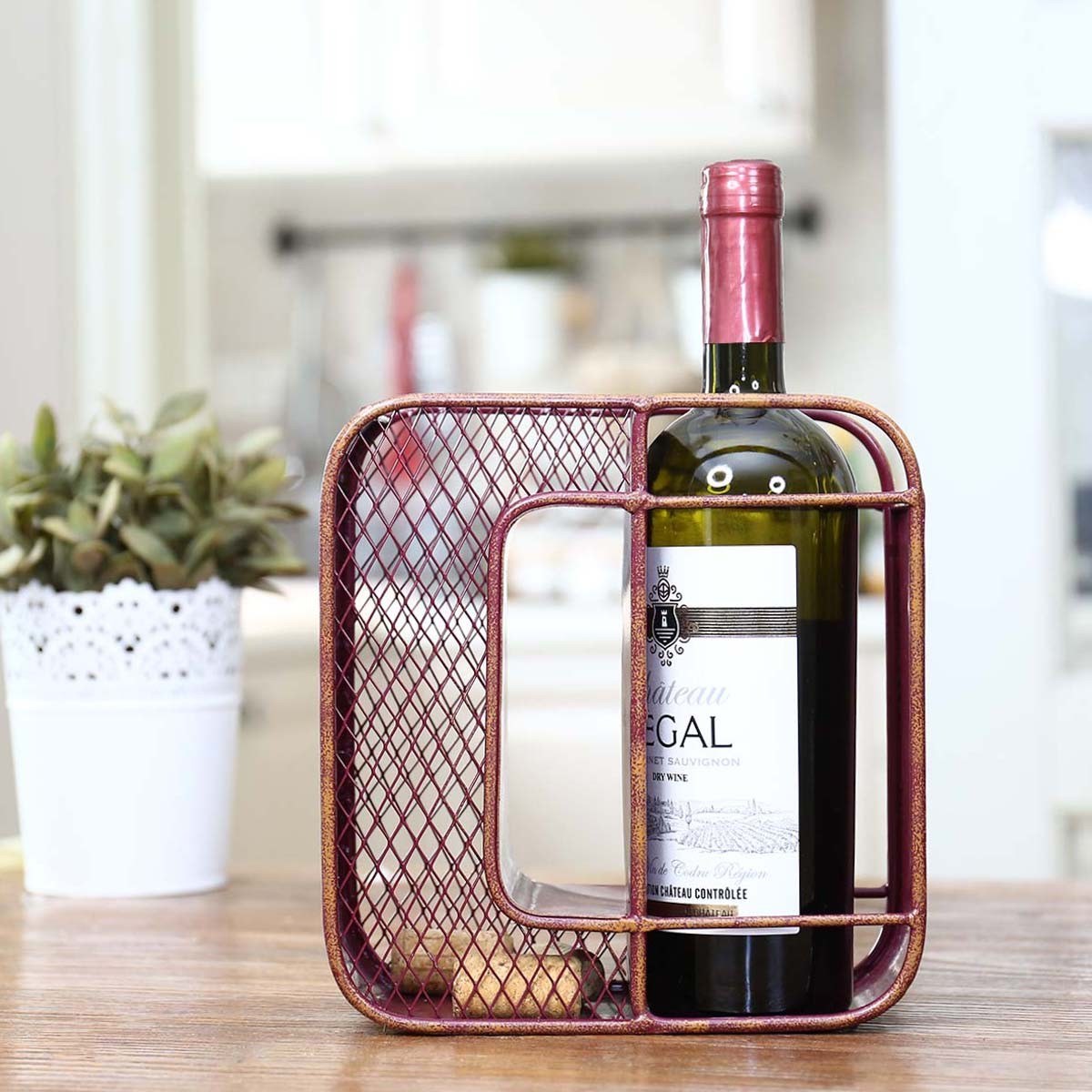 Letter "O" is a decorative items to your single wine bottle holder