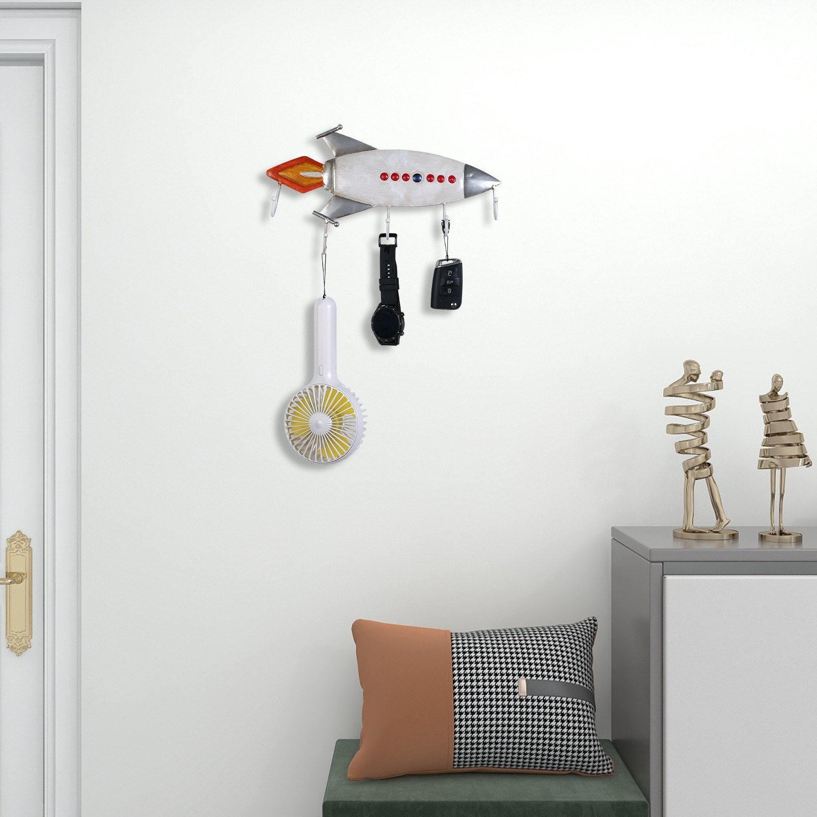 Spaceship wall hook is the decorative item to your home