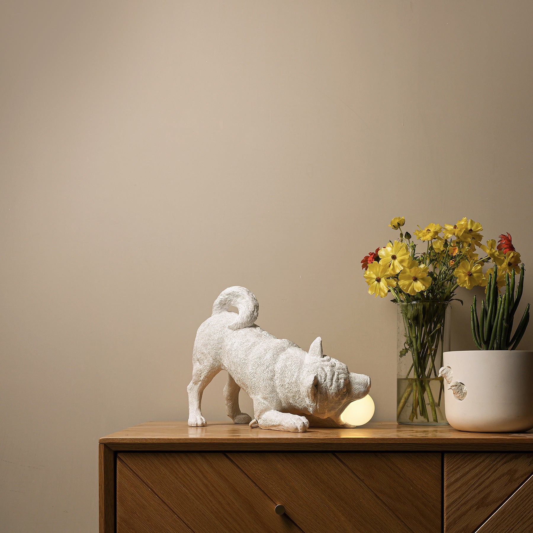 Dog lamp and it's statue: I need some play and you need some light!