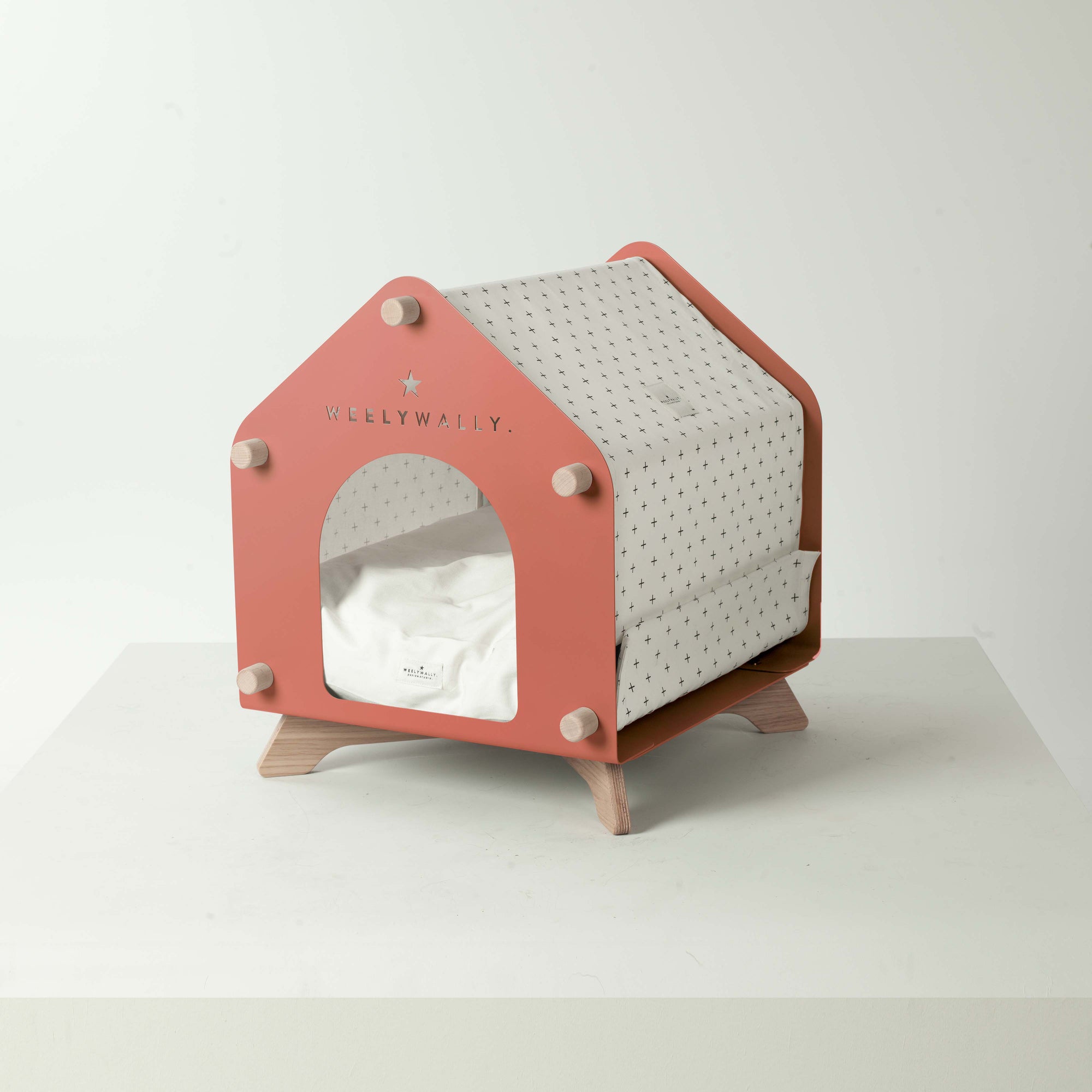 Indoor Cat house and bed, hello to design comforts with Volendam