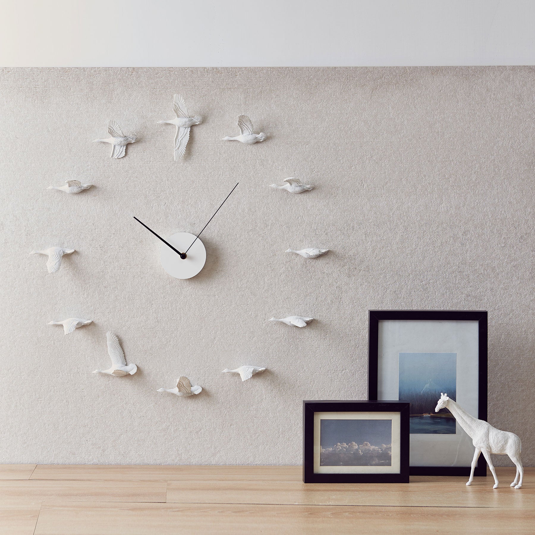 Minimalistische Wanduhr Vogel mit Skulpturen Wandschmuck Modern