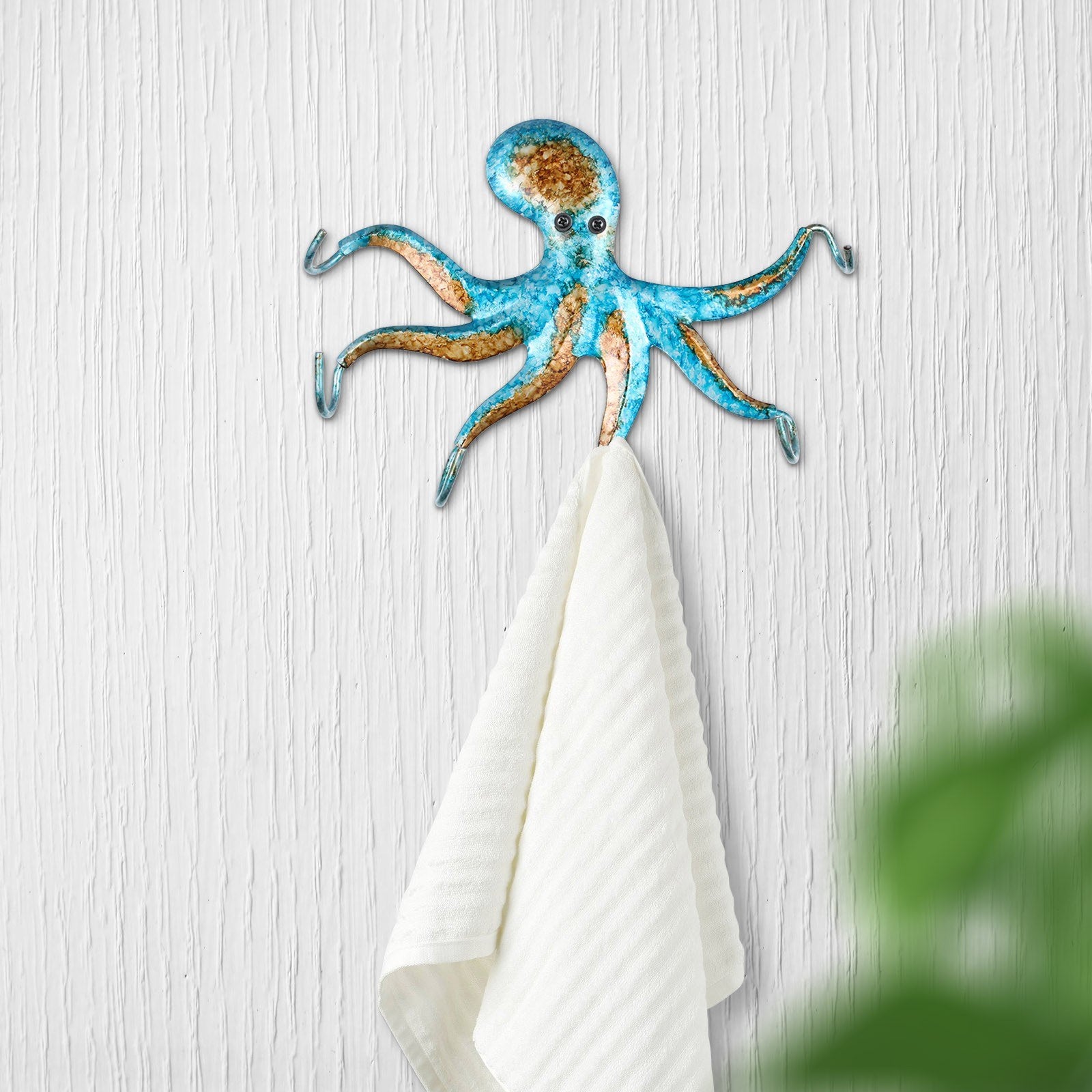 This octopus wall hook is really beautiful & has a wonderful color