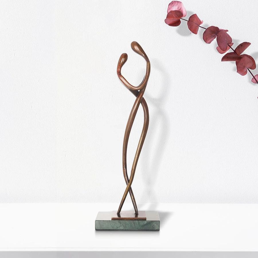 Skulptur Liebespaar Dekofigur zu Wohnaccessoires & Geschenke für Paare