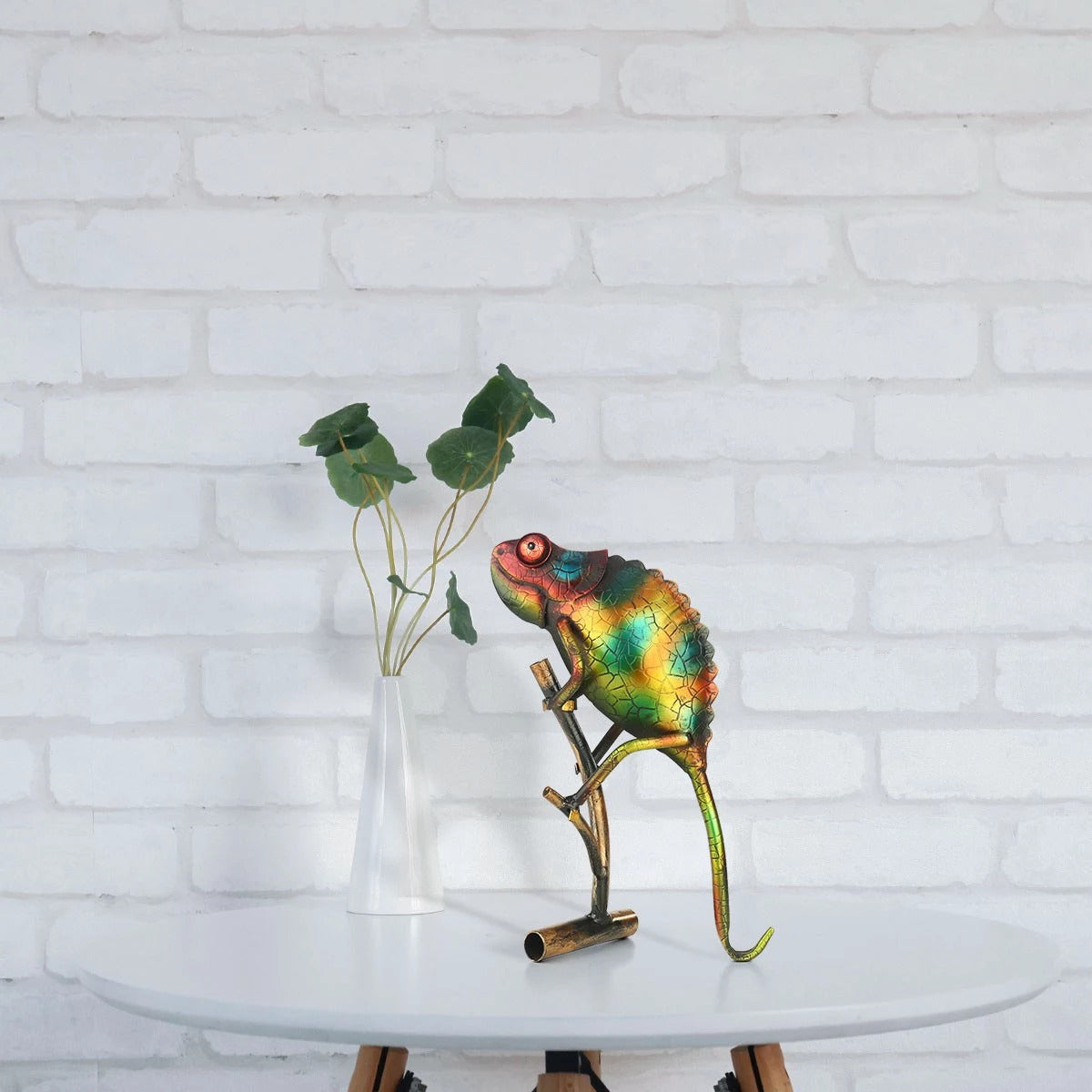 Small Colorful Lizard as Statue Ornaments