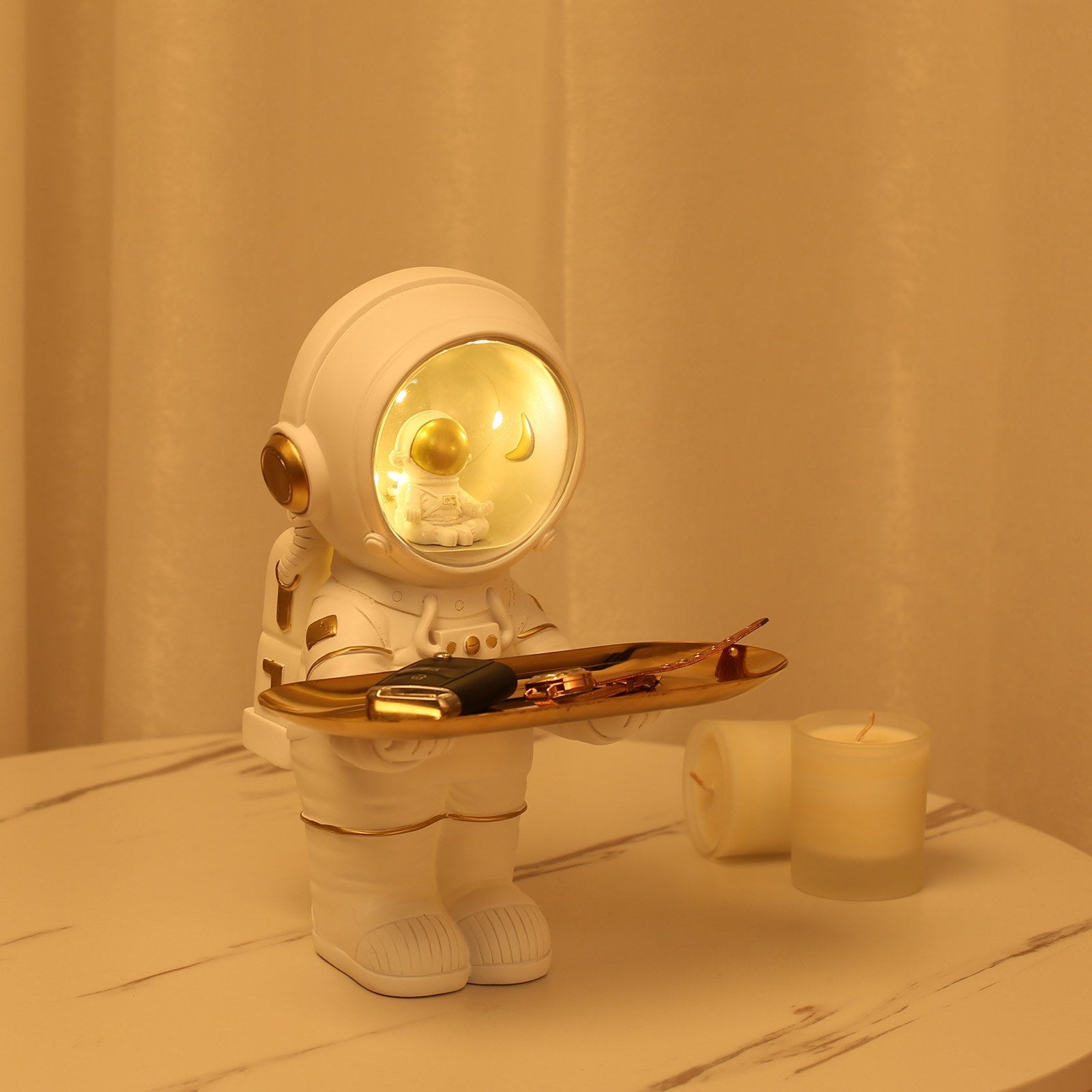 The Astronaut Figurine is the perfect gift for any astronaut or space geek who has ever dreamed to explore the universe.