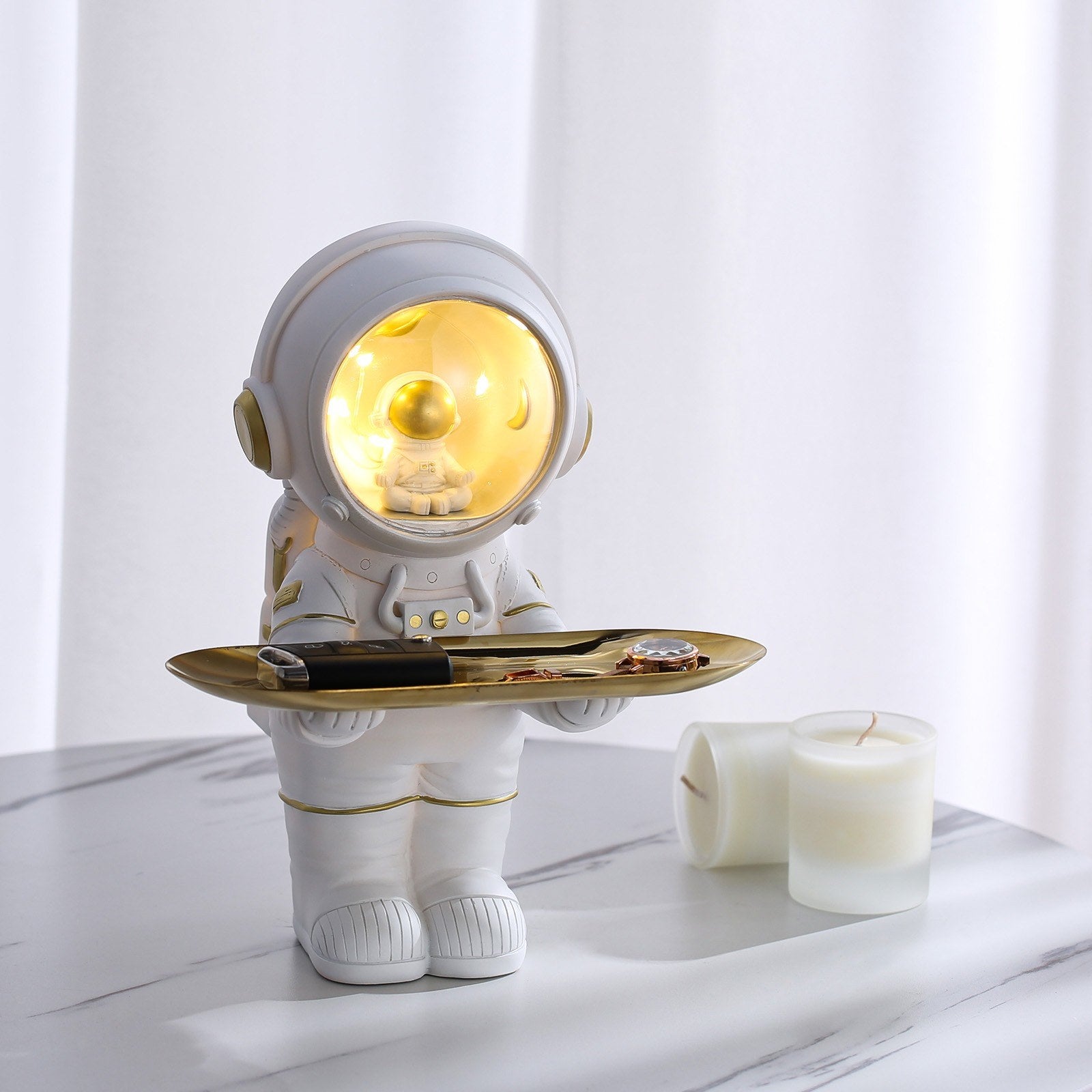 This figurine of an astronaut in his space suit is the perfect gift for someone who has always dreamed of exploring space or for people who are fascinated by what living on Mars might be like