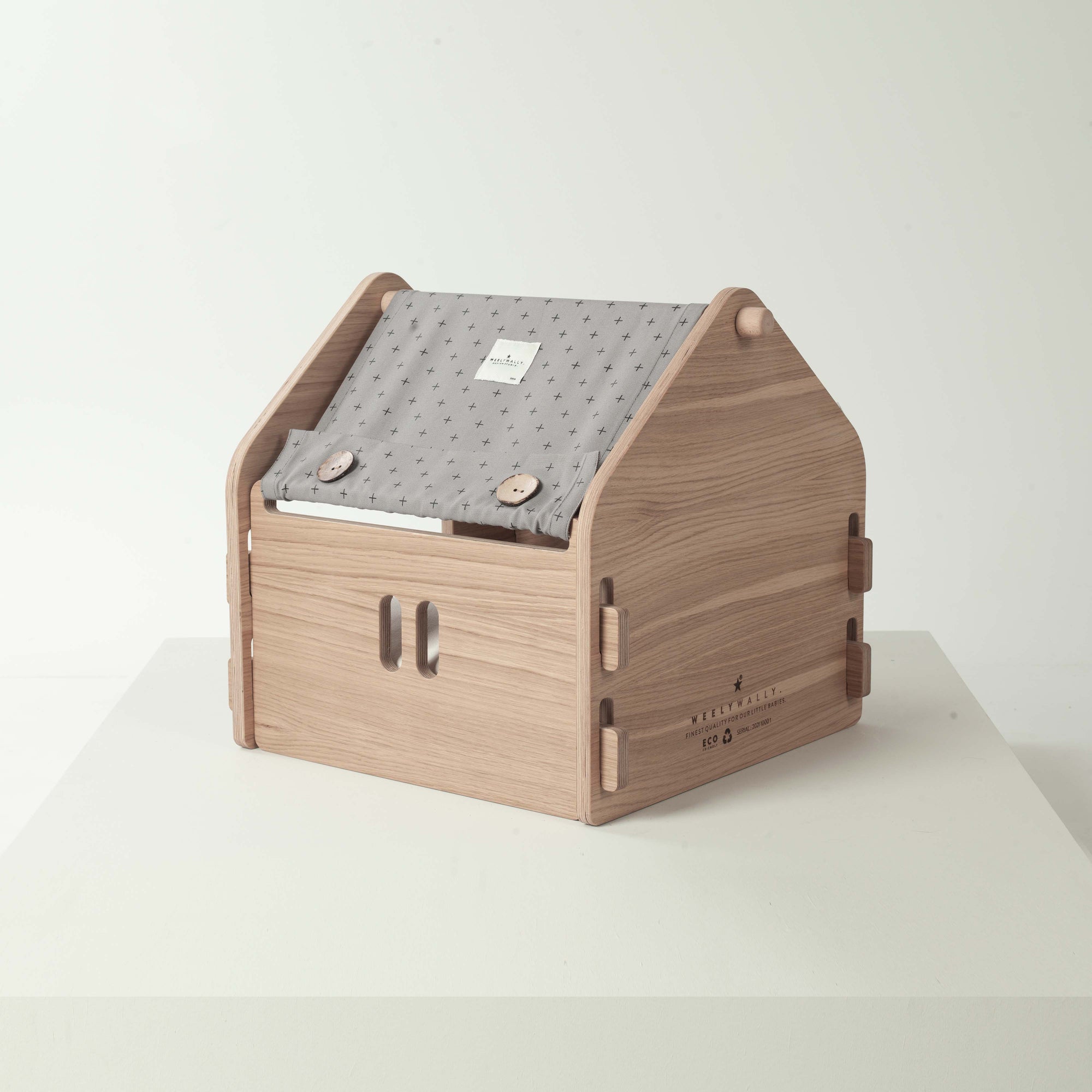 Wien, care your favorite furry friends with indoor dog & cat house bed!