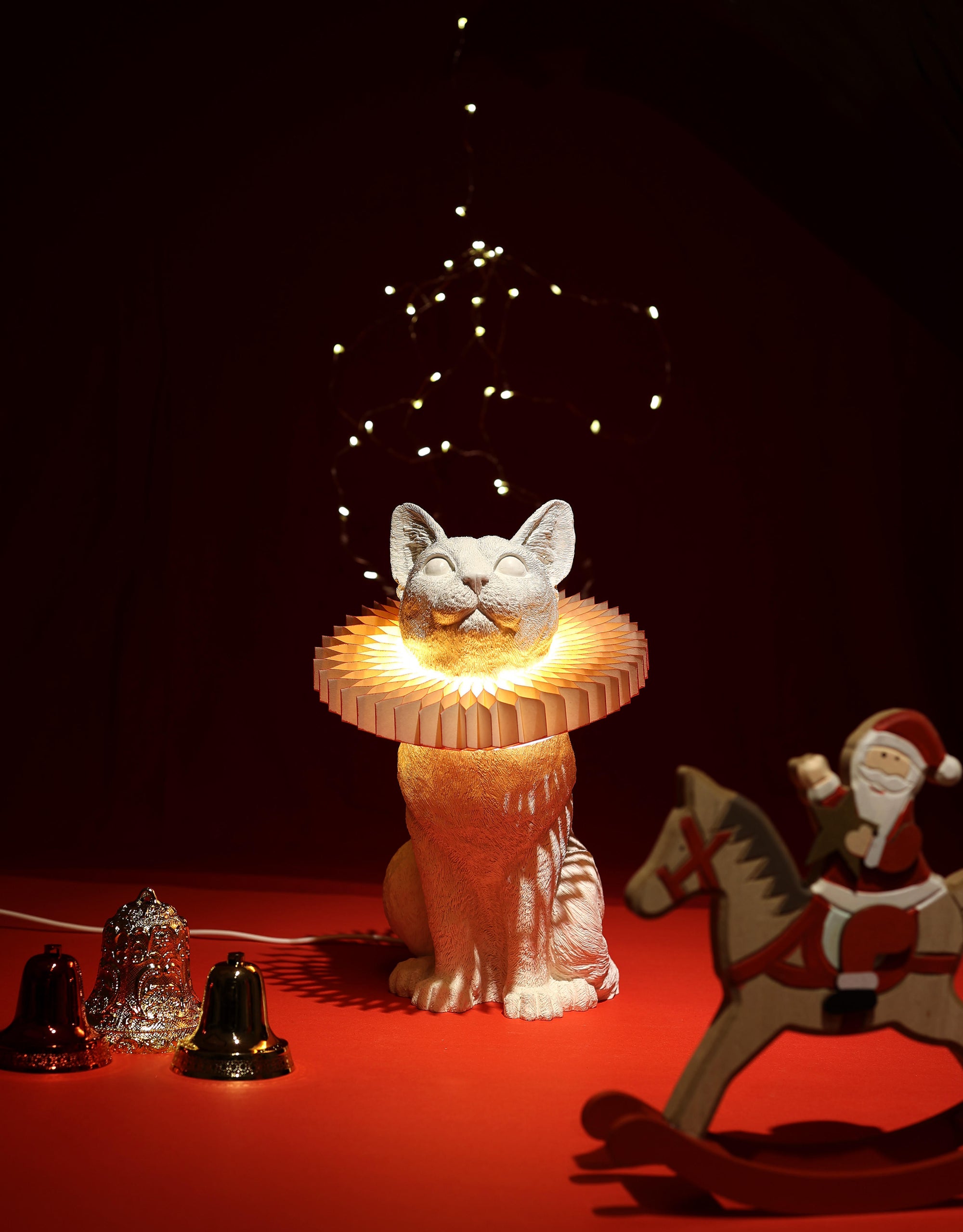 Light up your Christmas decoration with this cute Cat Lamp